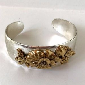 Aimez Cuff - August Flower Gold & Silver